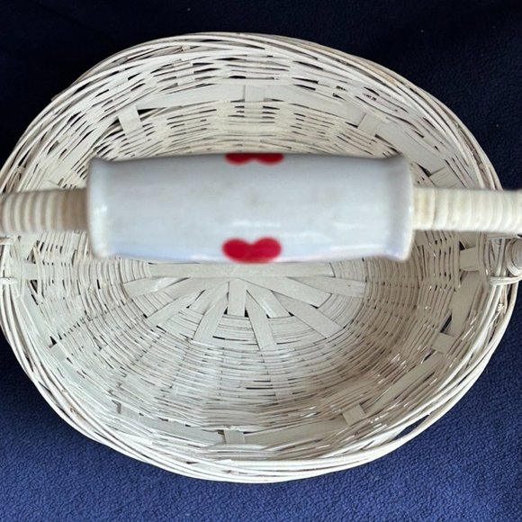 White Wicker Woven Basket With Ceramic Handle - Picture 4 of 7